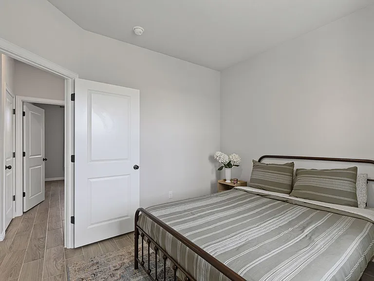 6111 Collins Ct — Photo 26