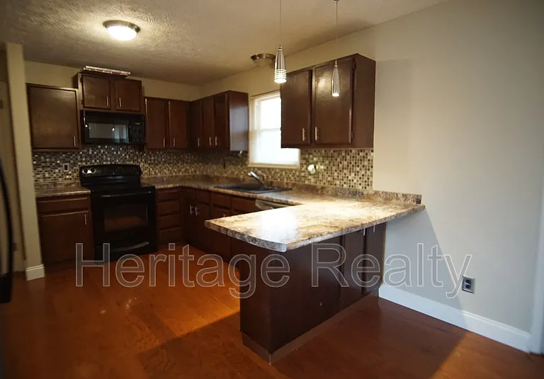 6209 Bryan Ln — Photo 8