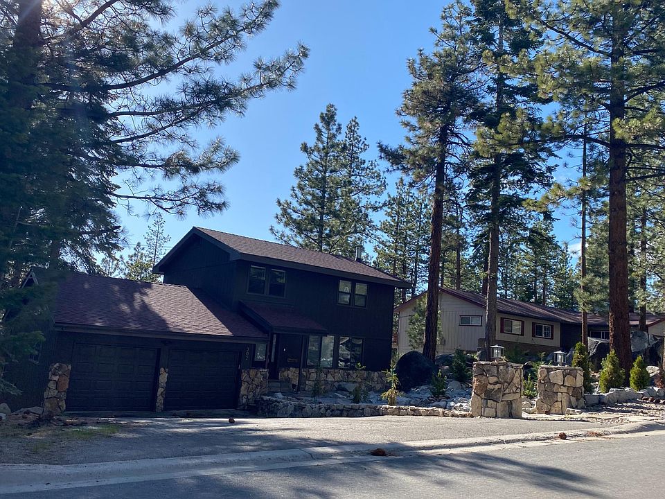 Plenty of parking, including on easement in front of house