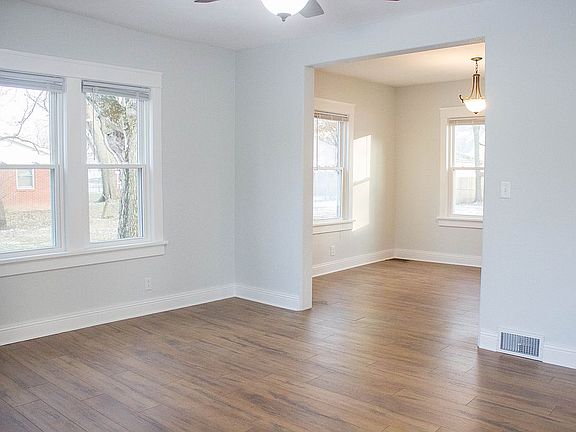 Living room/formal dining rm