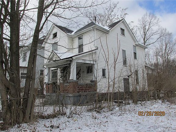 3rd image of 117 Gordon Ave