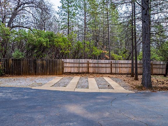 4th image of 7321 Tahoe Ln