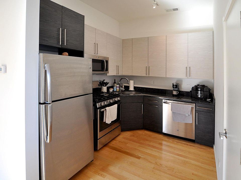 1st image of 1515 N Ashland Ave #3F