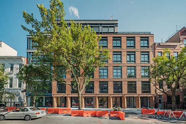 Rented by Nooklyn NYC LLC | media 25