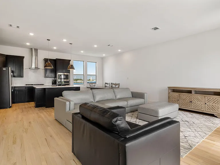 9303 Easy St — Photo 11