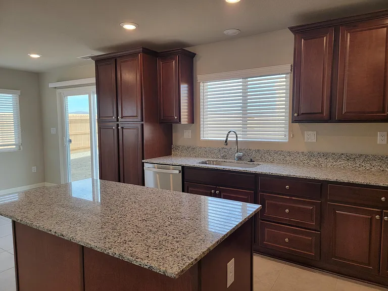 8955 Wolf River Dr — Photo 7