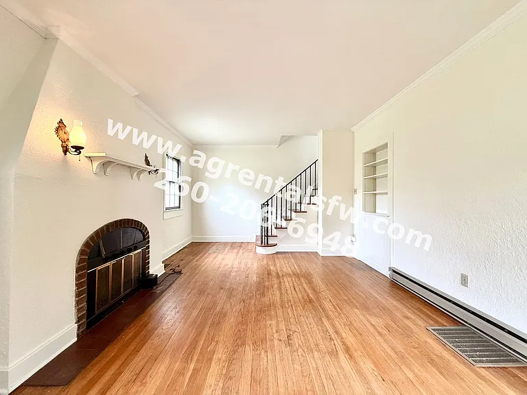 4708 Palatine Dr — Photo 3