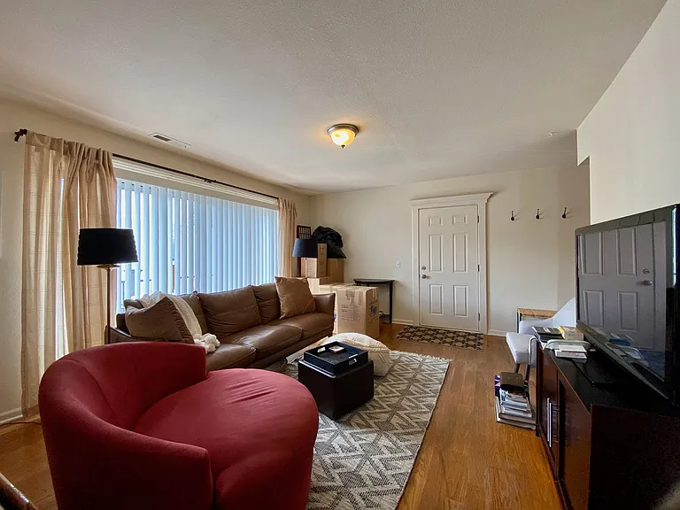 Willow Springs Apartments — Photo 5