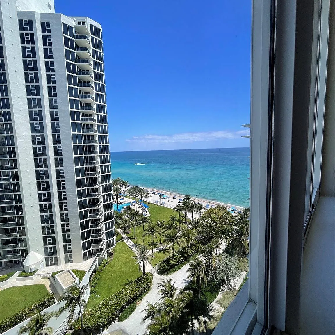 Studio, 1.0 bath, 410 sqft, $2,200 — Photo 2