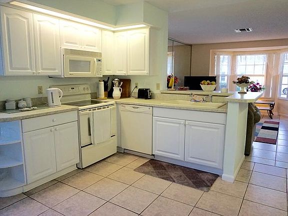 4th image of 104 Honeywood Ct