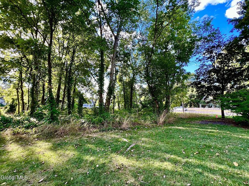 4th image of 2808 Troy Schenectady Road