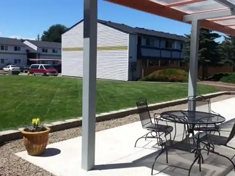 Latitude 44 Apartments — Photo 2