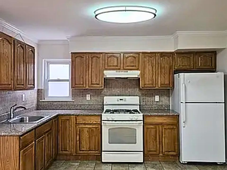 1st image of 20-27 36th St #3