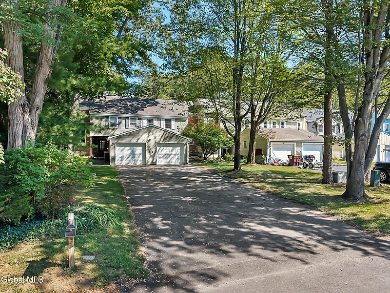 2nd image of 28 Willard Drive