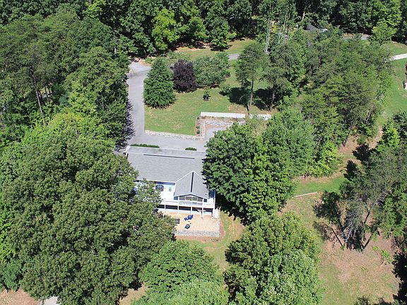 4th image of 1296 Deerfield Dr