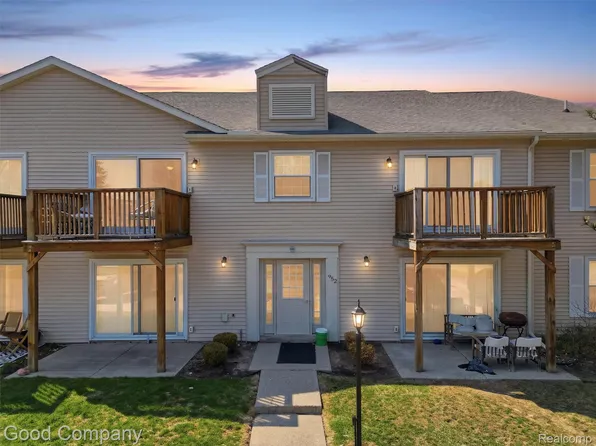 952 Bloomfield Village Blvd APT D, Auburn Hills, MI 48326