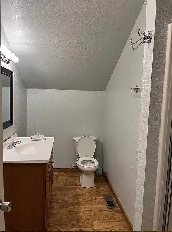 2 bed, 1000 sqft, $800 — Photo 3