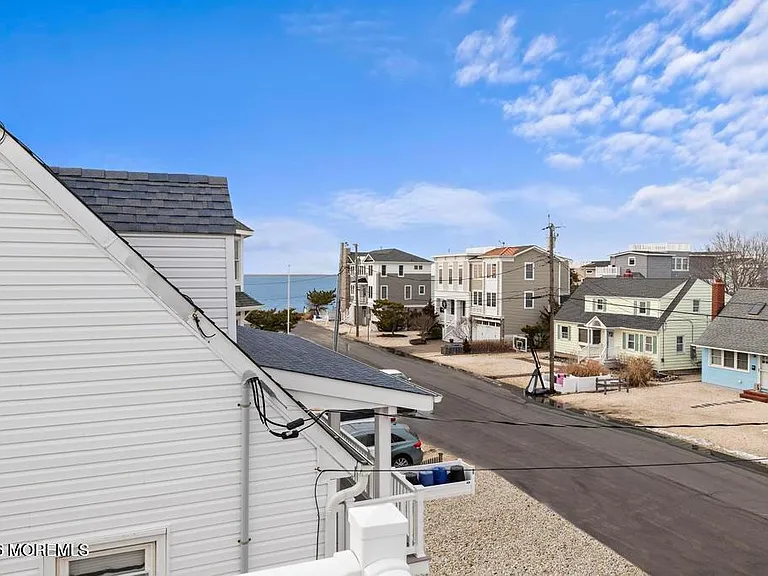 26 W Oceanview Dr — Photo 17