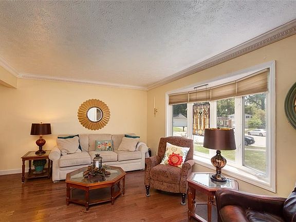 2nd image of 561 Howell Ct