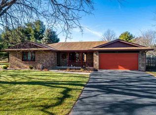 13738 Rustlers Row, Rockton, IL 61072