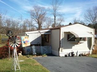 99 Southwick Dr, Hereford, PA 18056