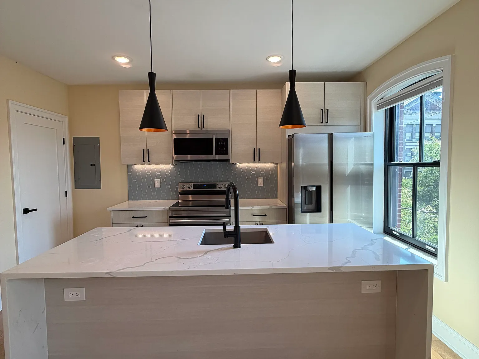 1 bed, $1,950 — Photo 2