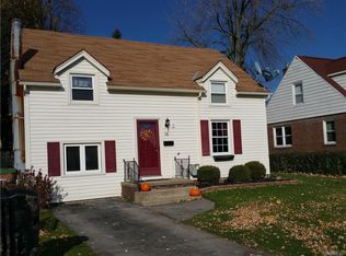 16 Woodcliffe Ter, Cheektowaga, NY 14215