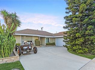 917 Junipero Dr, Costa Mesa, CA 92626