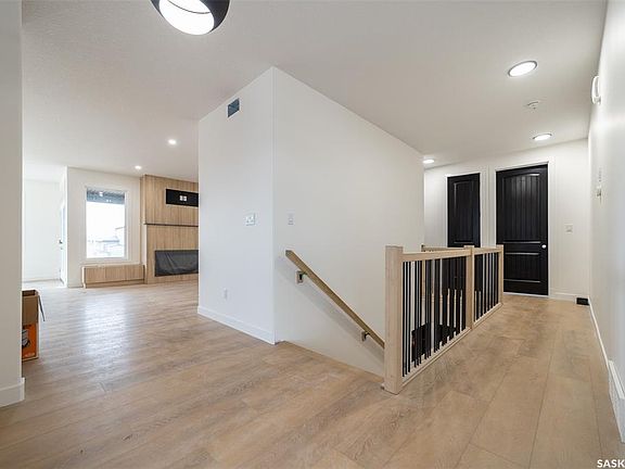 4th image of 74 Emerald RIDGE E