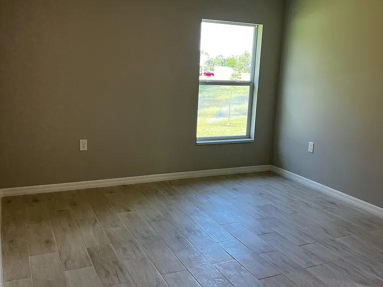 3913 NW 42nd Ln — Photo 25