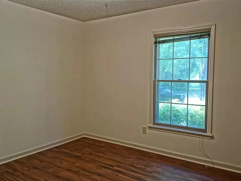 Bedroom 1: 12ft x 12ft