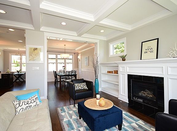 4th image of 4412 N Canfield Ave