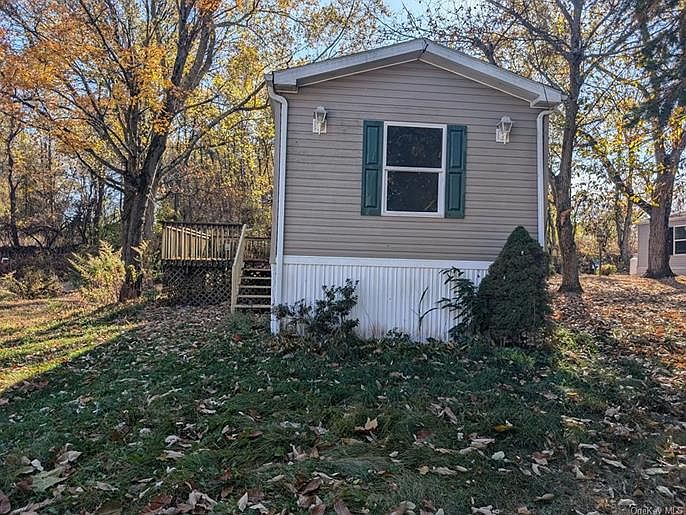 1st image of 13 Tanglewood Park Dr