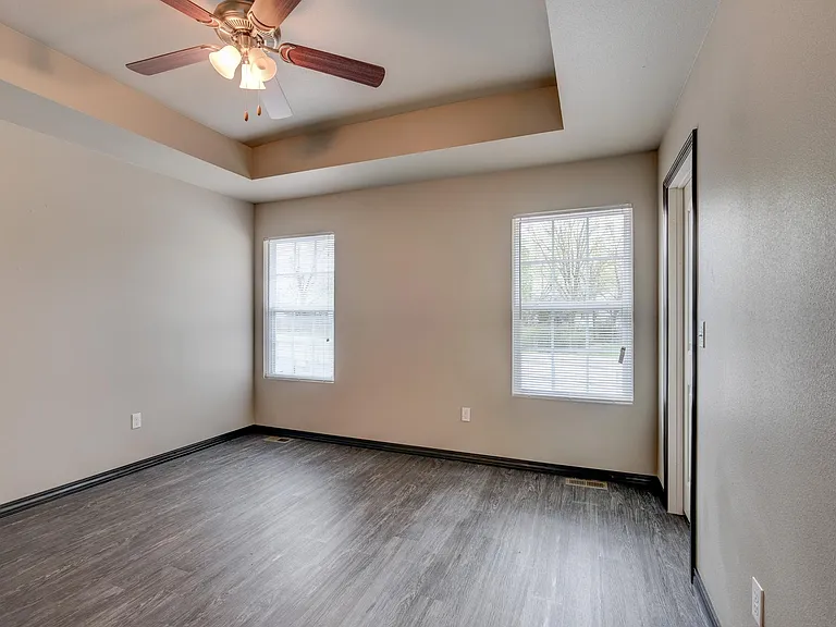 127 E Buchanan Rd — Photo 14