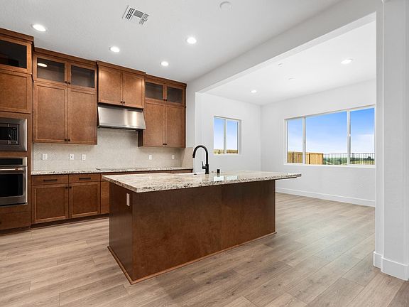 4th image of 8198 Iron Creek Dr