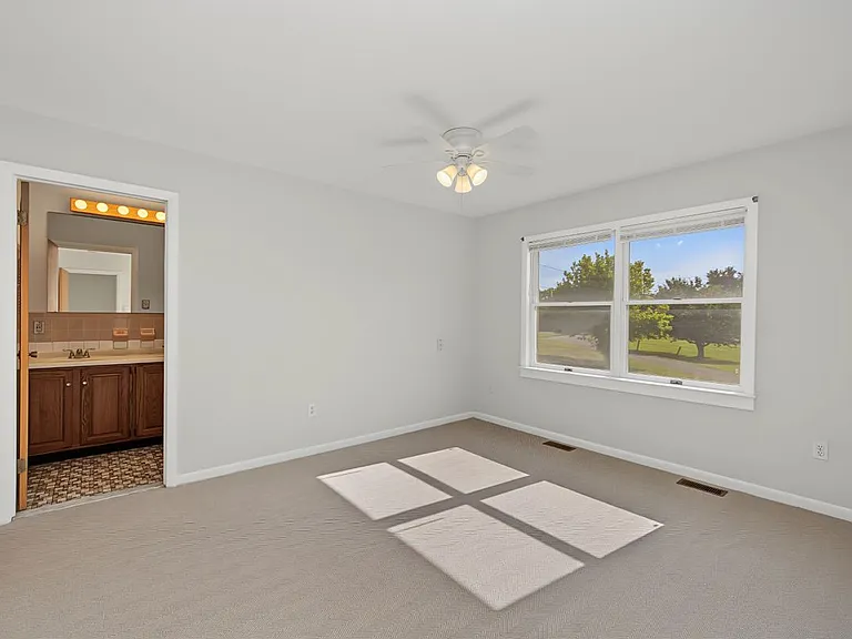 318 Cornwall Hill Rd — Photo 11