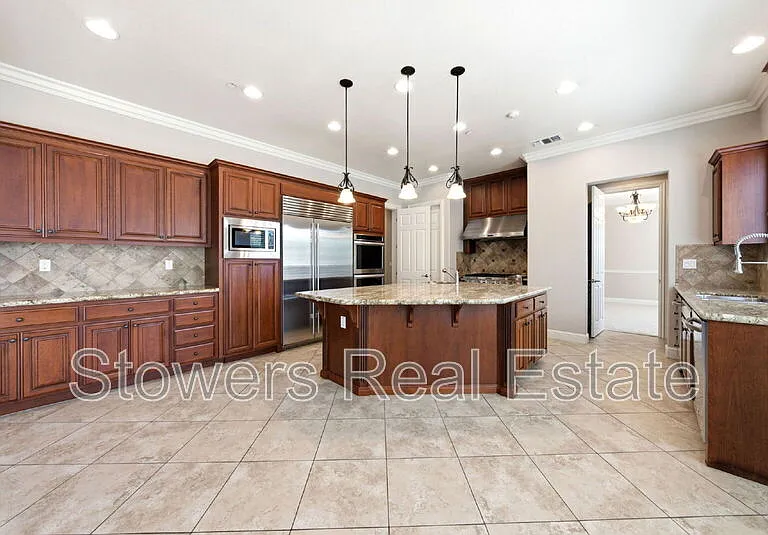 3315 Ashbourne Cir — Photo 32