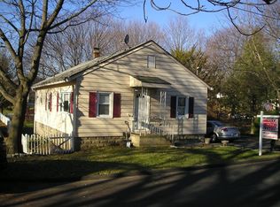 16 Grace St, Danbury, CT 06811
