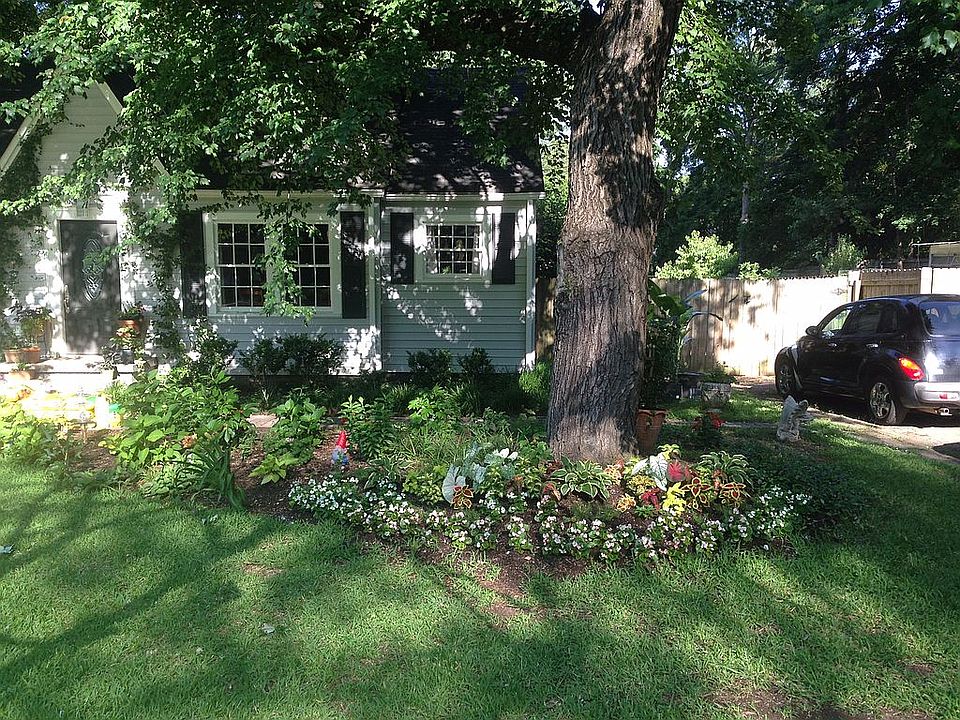 2nd image of 2670 Hughes St SE