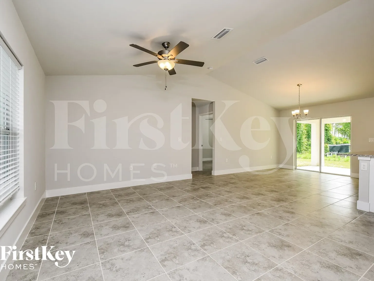 3 bed, 2.0 bath, 1519 sqft, $1,730 — Photo 3