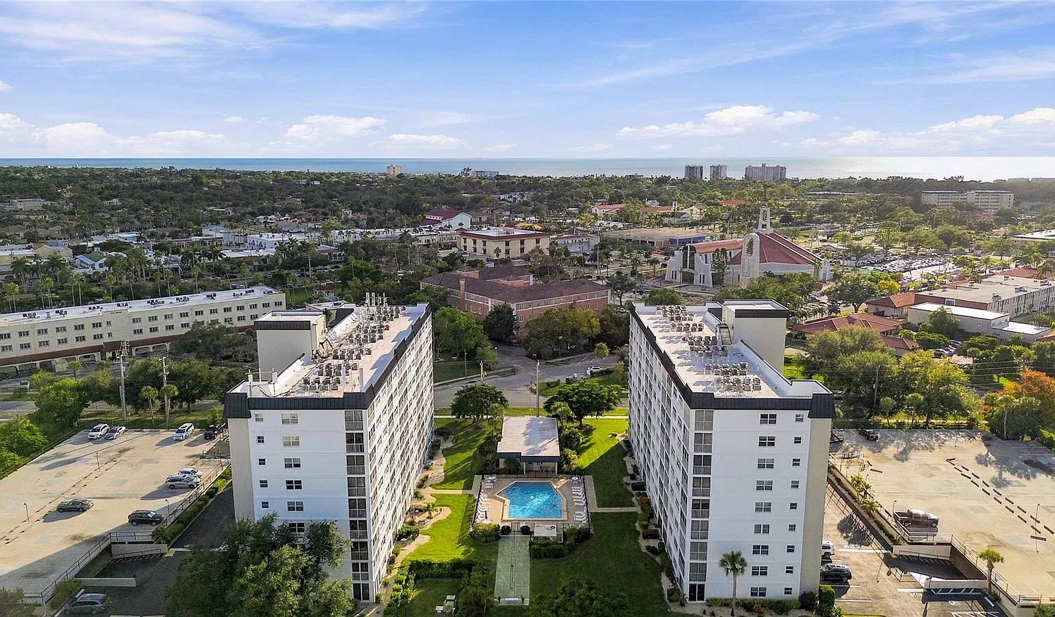 1 bed, 870 sqft, $1,350 — Photo 3