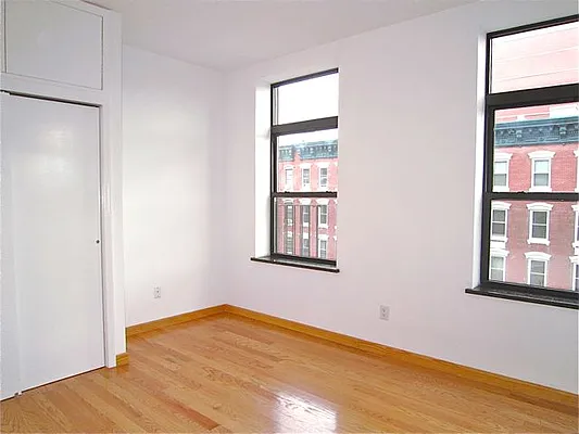 Rented by City Connections Realty | media 64