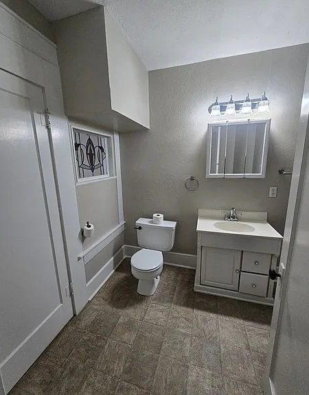 200 Henley Perry Dr — Photo 8