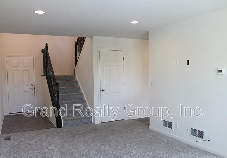 7106 Country Club Hills Dr #1 — Photo 2