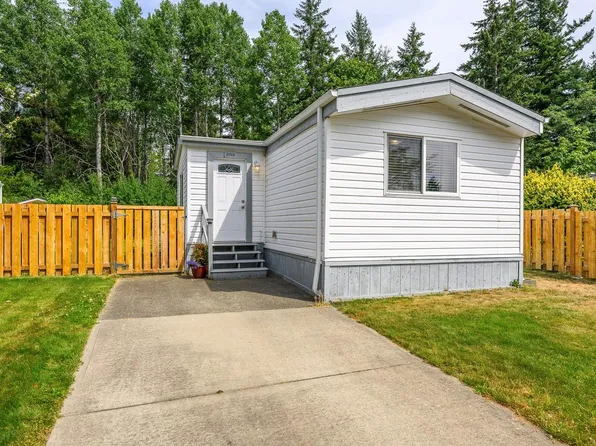 2140 Stadacona Dr, Comox, BC V9M 3P7