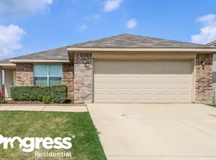 409 Spurlock Dr, Krum, TX 76249
