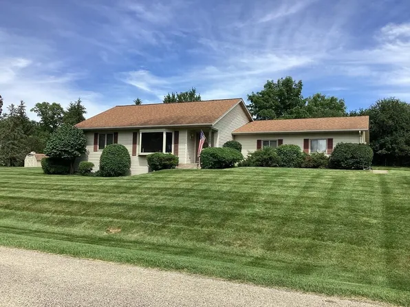 390 Eaton St, Green Lake, WI 54941