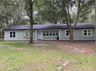 7374 Circle Dr, Lady Lake, FL 32159
