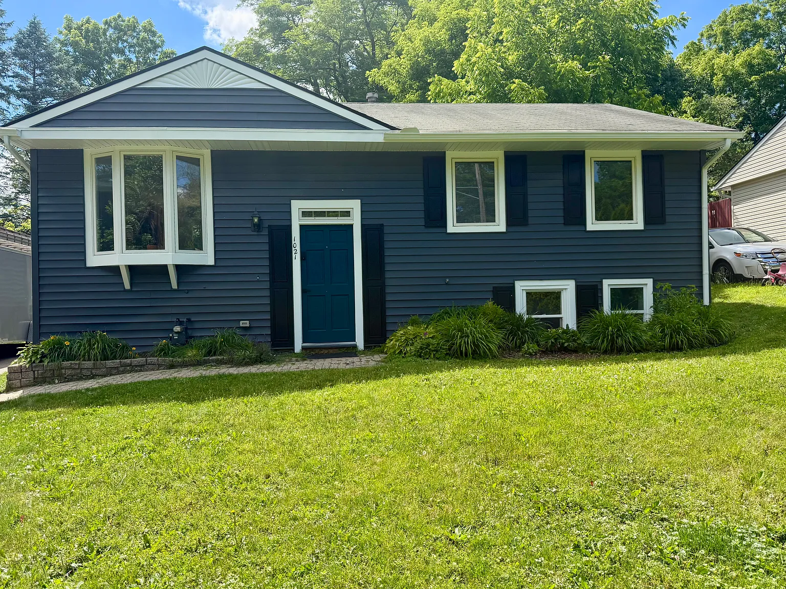 5 bed, 1554 sqft, $800 — Photo 1