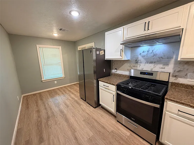505 Sikes St — Photo 5